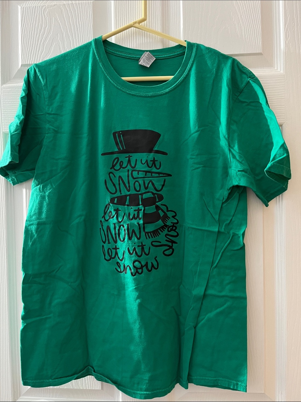Green 'Let It Snow' Graphic Tee